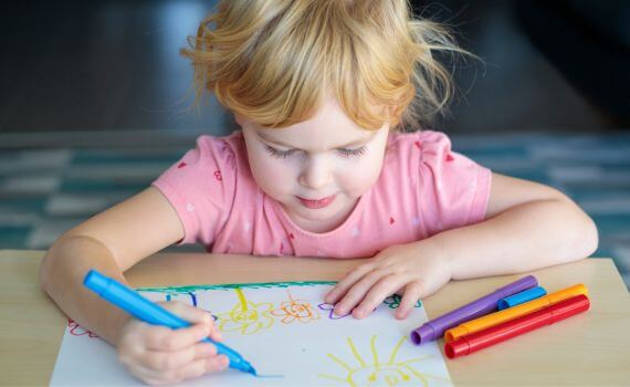 drawing can help young children in a multitude of ways. In this blog post, we will explore the seven key benefits of drawing for toddlers.